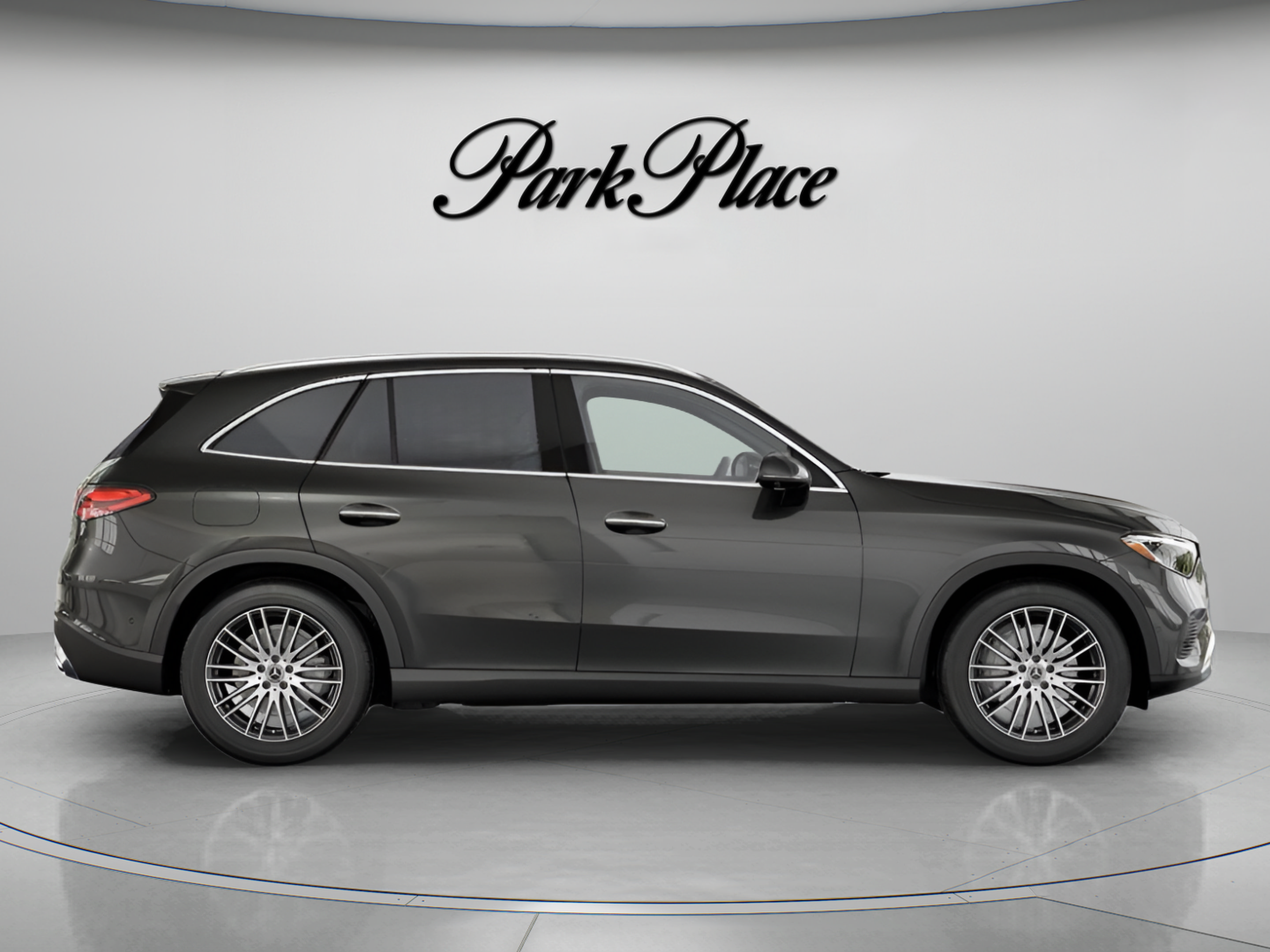 Used 2026 Mercedes-Benz GLC 300 4MATIC image 27