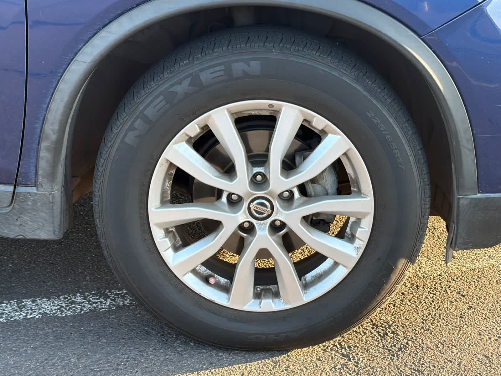 Used 2020 Nissan Rogue SV FWD image 4
