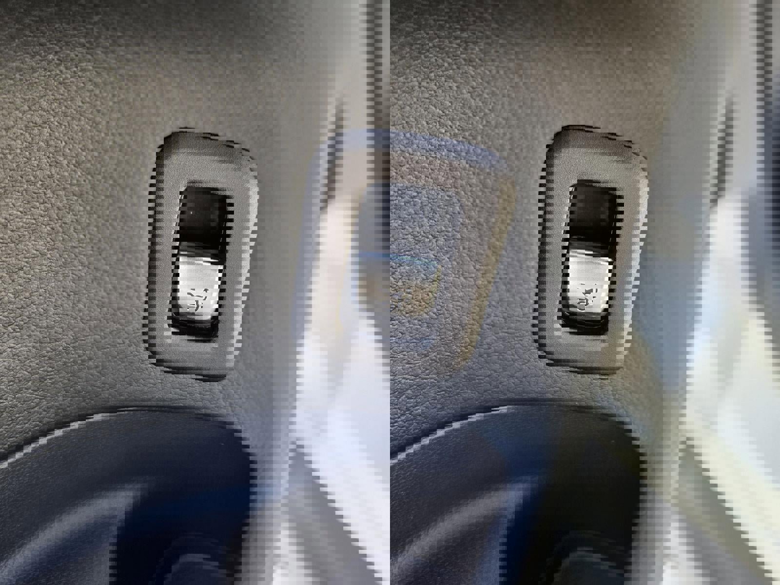 Used 2018 Mercedes-Benz GLC 300 4MATIC Coupe image 36