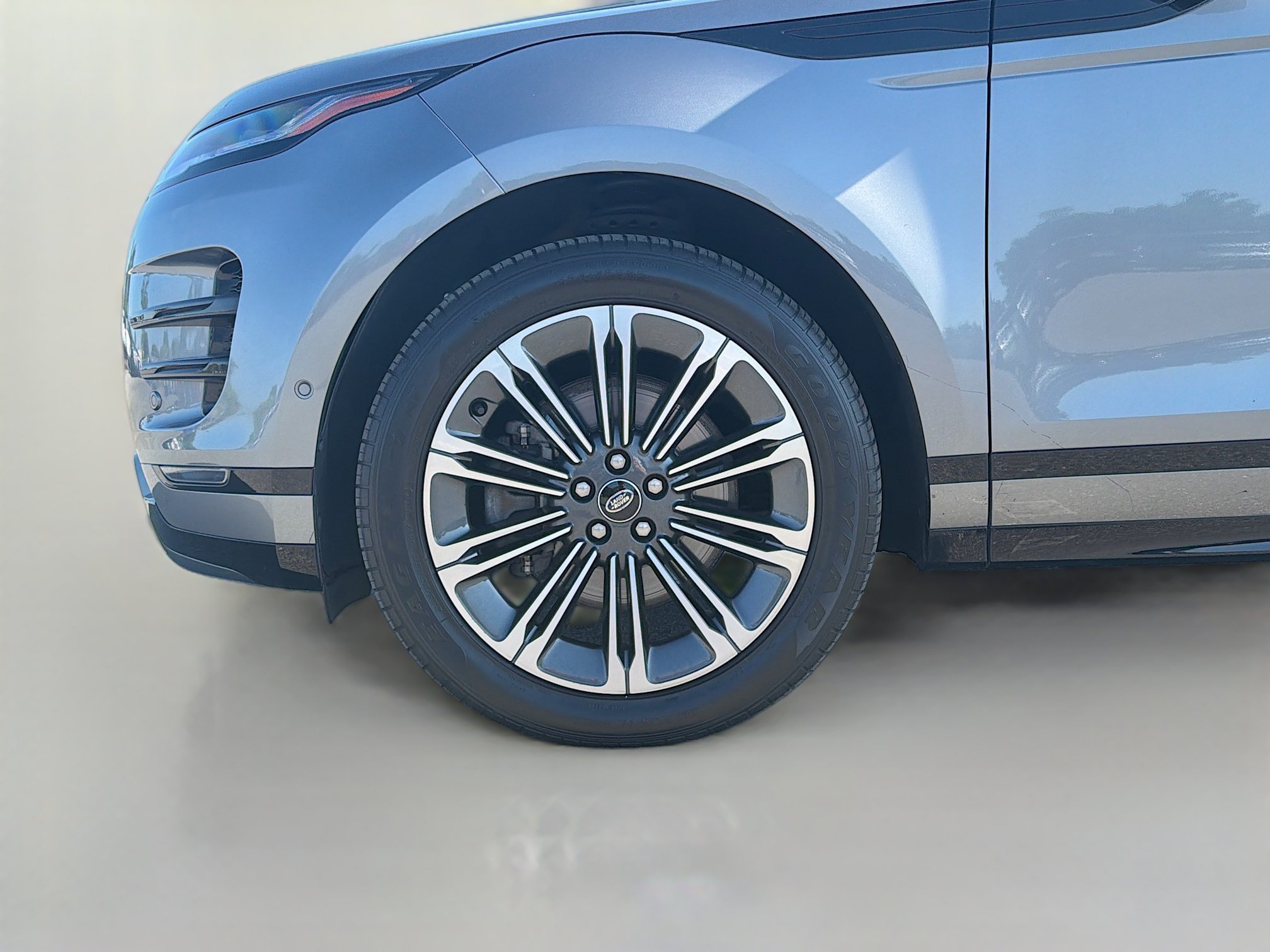 Used 2024 Land Rover Range Rover Evoque Dynamic SE AWD/4WD image 41