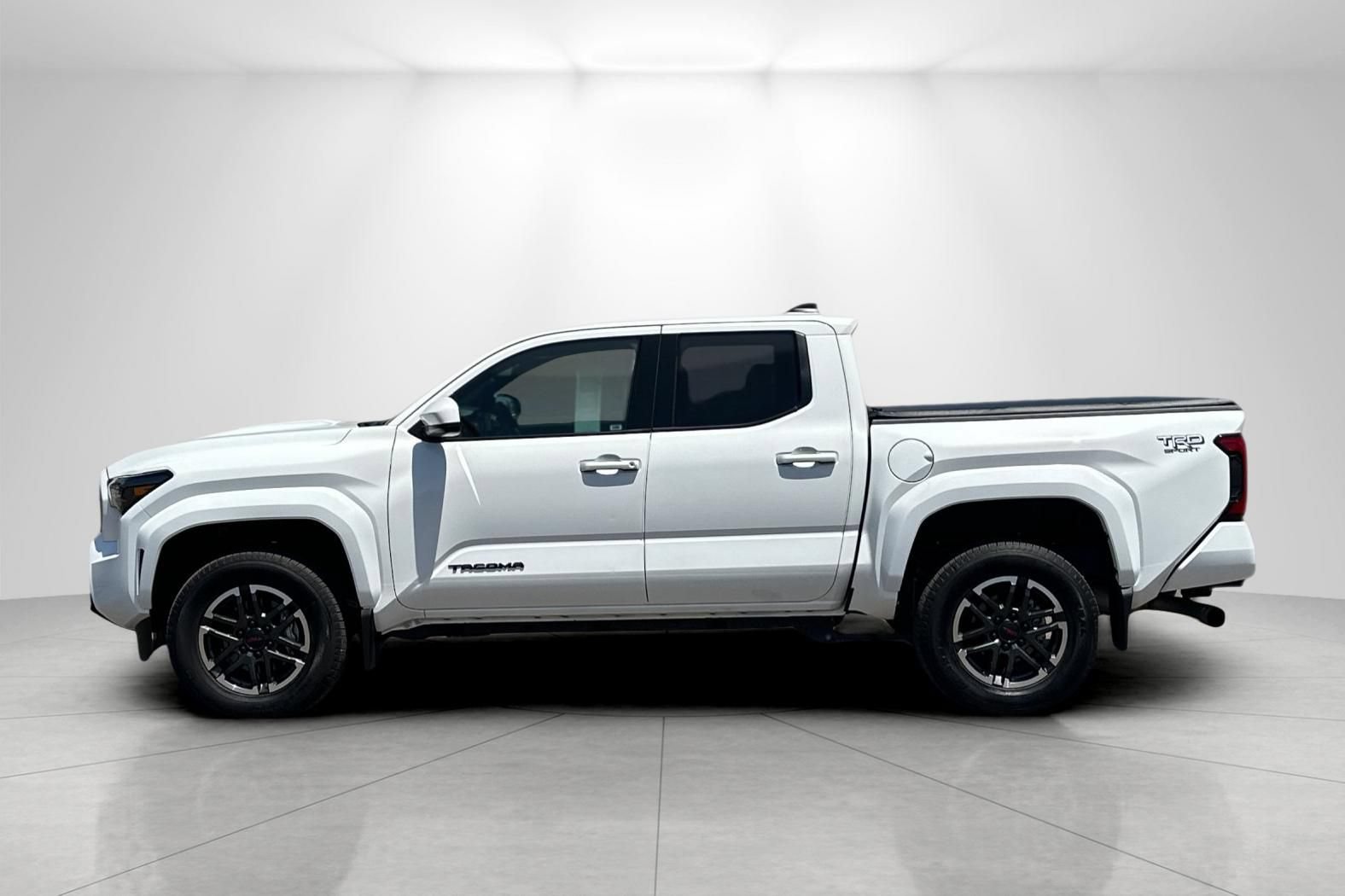 Used 2025 Toyota Tacoma TRD Sport AWD/4WD image 6