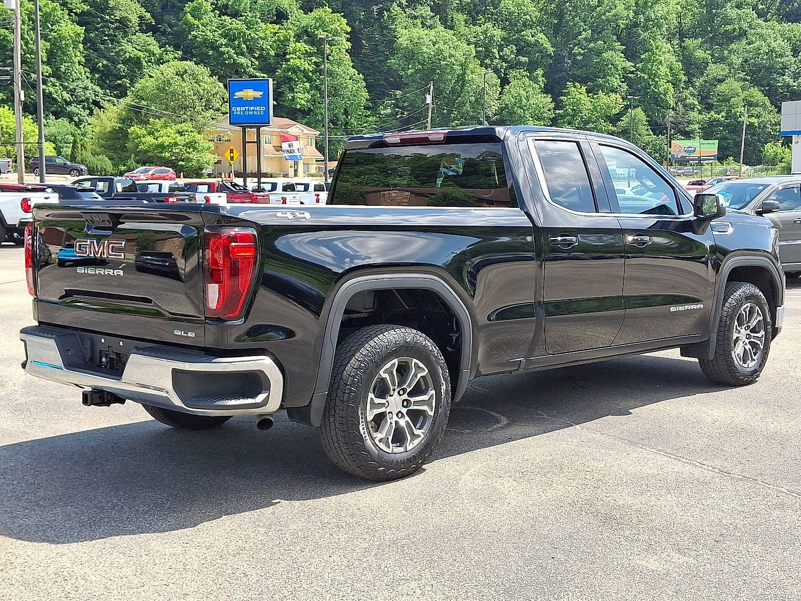 Used 2023 GMC Sierra 1500 SLE AWD/4WD image 6