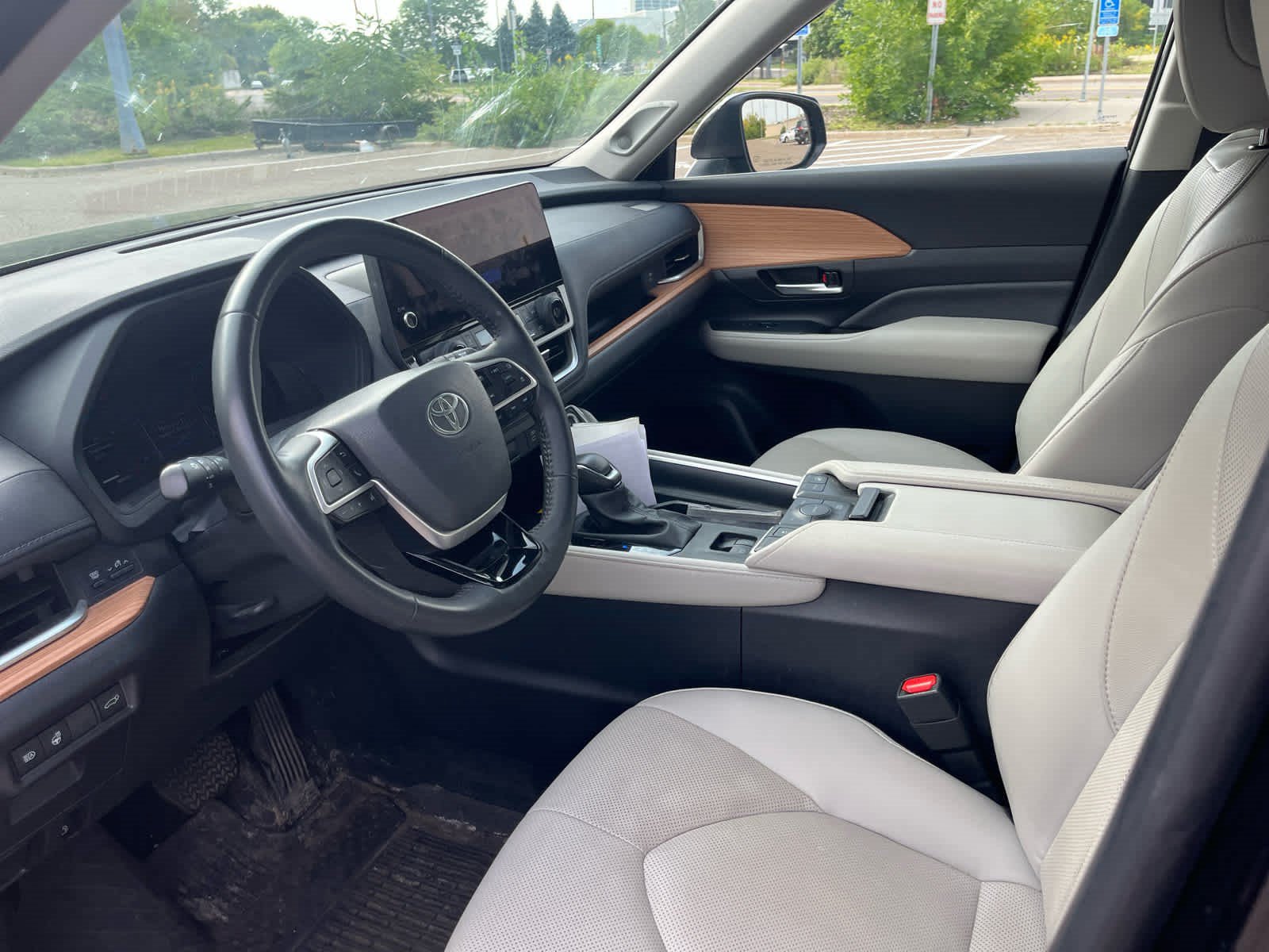 Certified 2024 Toyota Grand Highlander AWD image 11