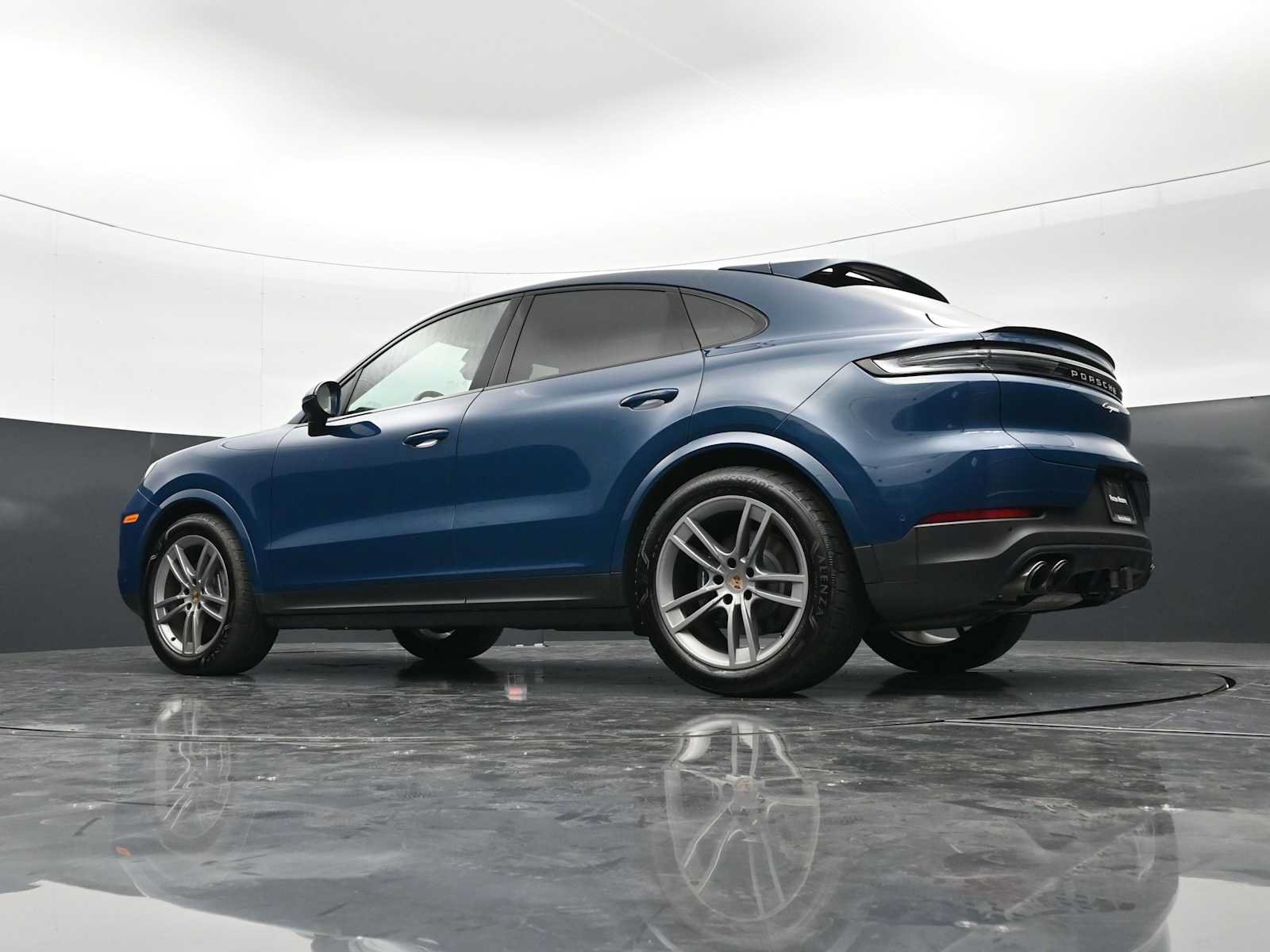 Certified 2025 Porsche Cayenne Coupe AWD/4WD image 39