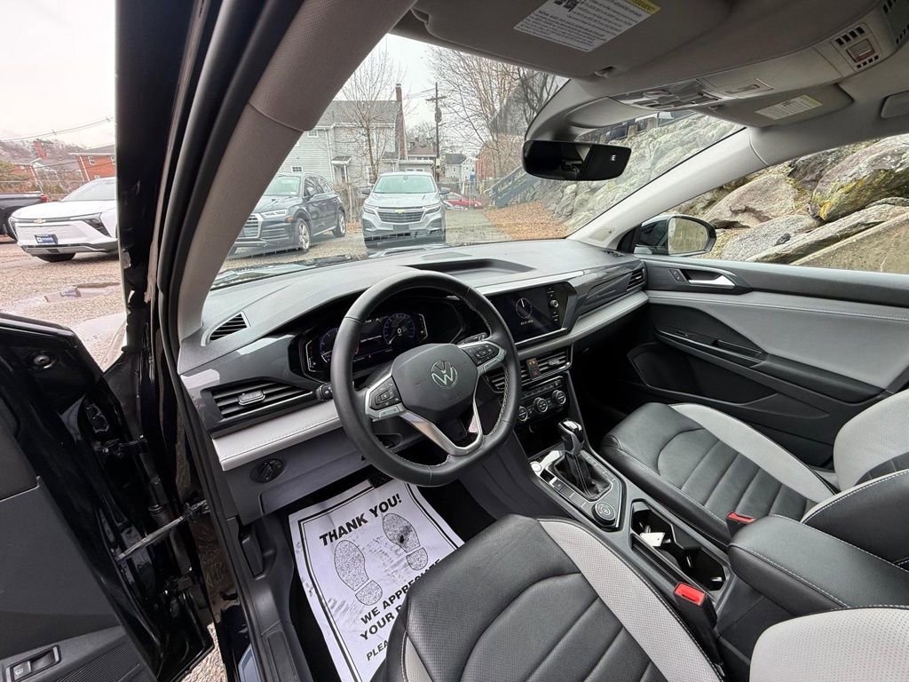 Used 2023 Volkswagen Taos SEL image 15