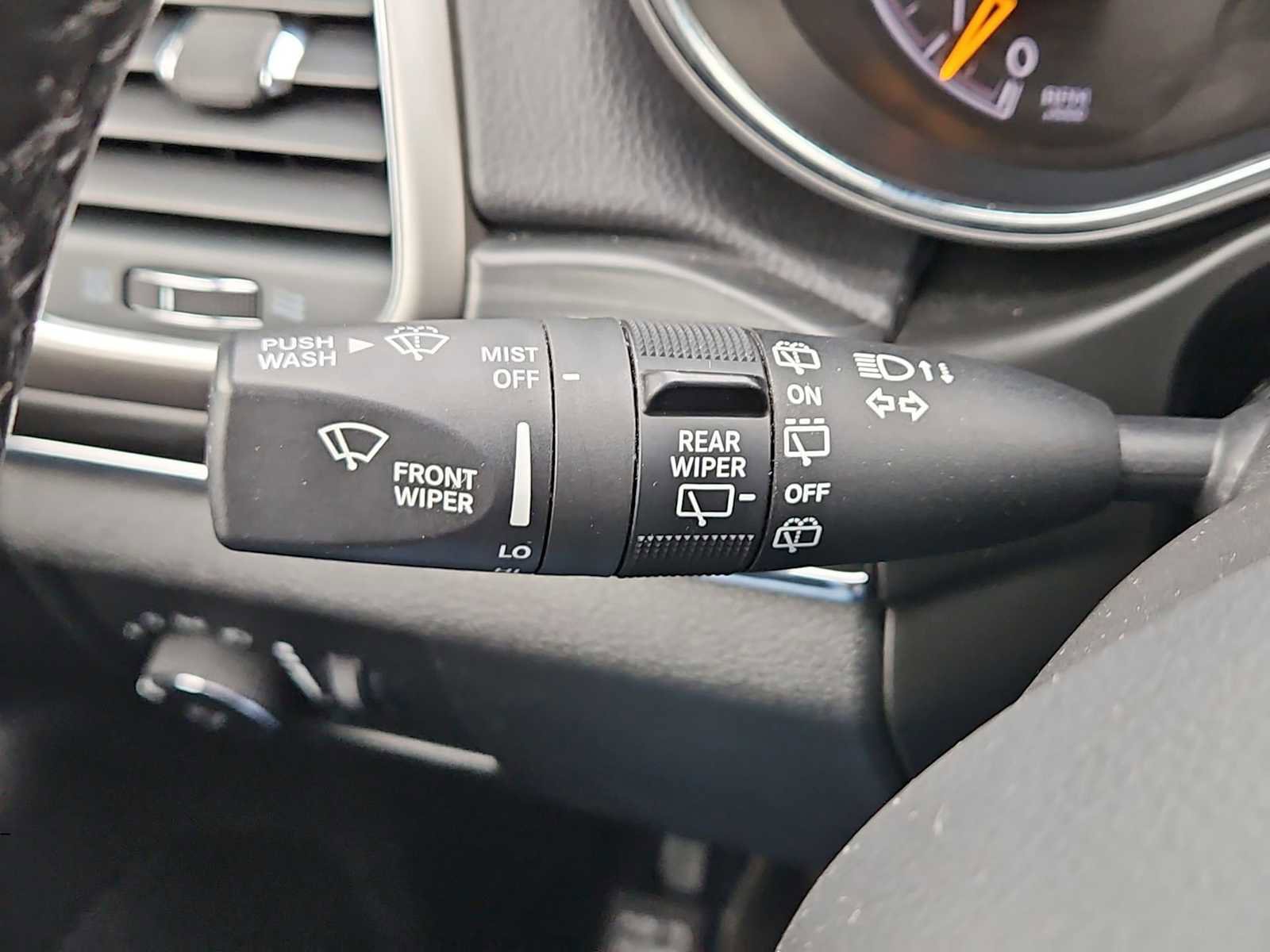 Used 2022 Jeep Grand Cherokee Limited image 27