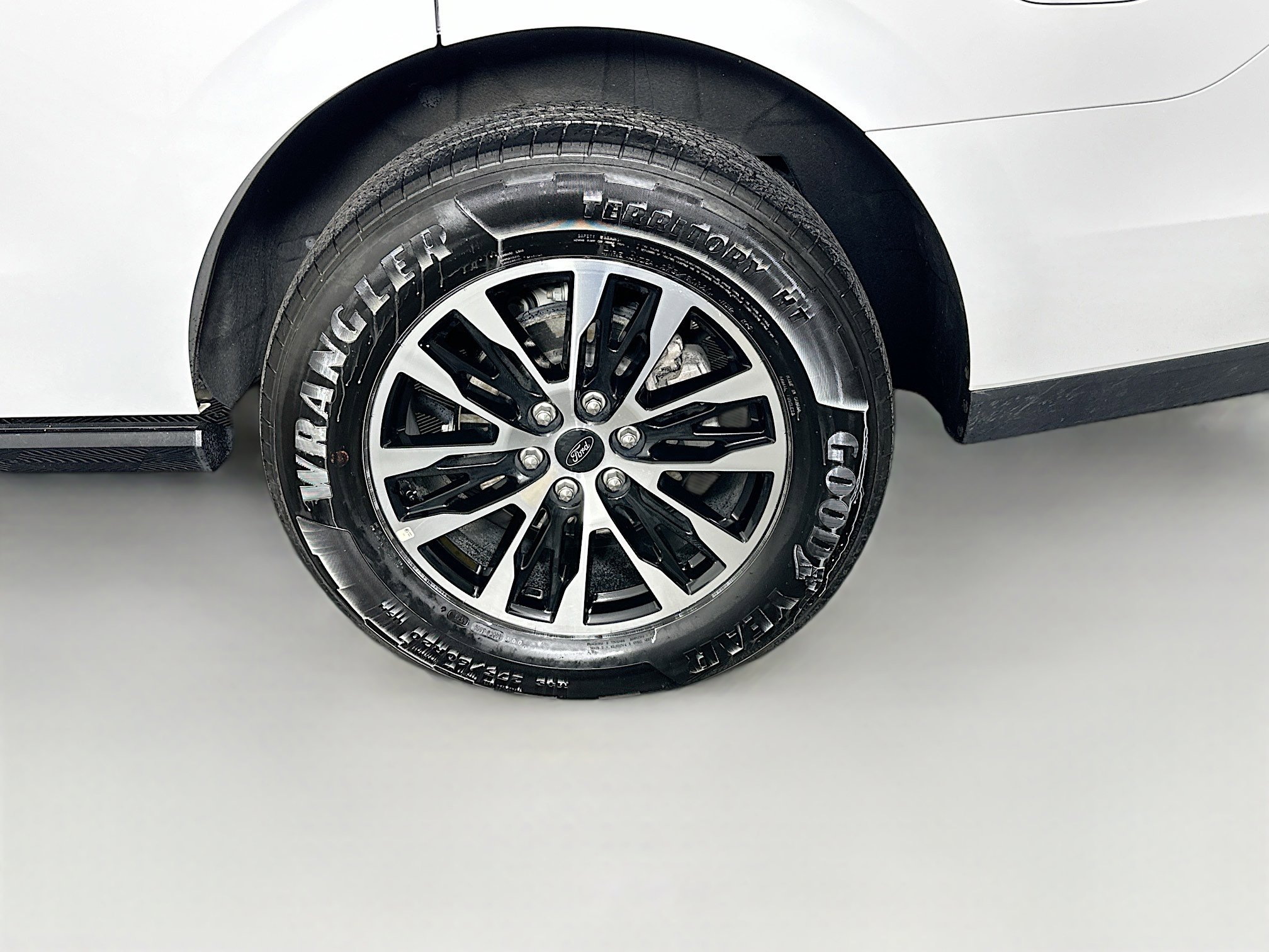 Used 2025 Ford Expedition Platinum image 11