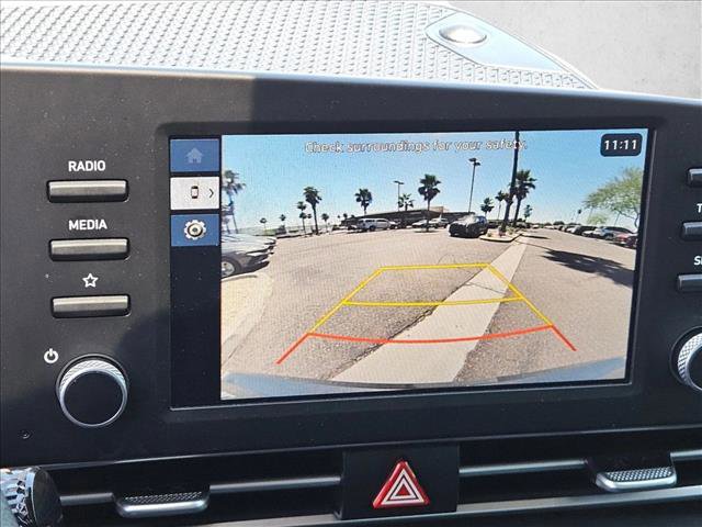 Used 2025 Hyundai Elantra SE FWD image 13