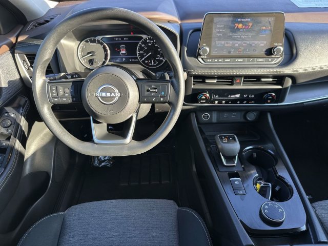 Used 2023 Nissan Rogue SV AWD/4WD image 2