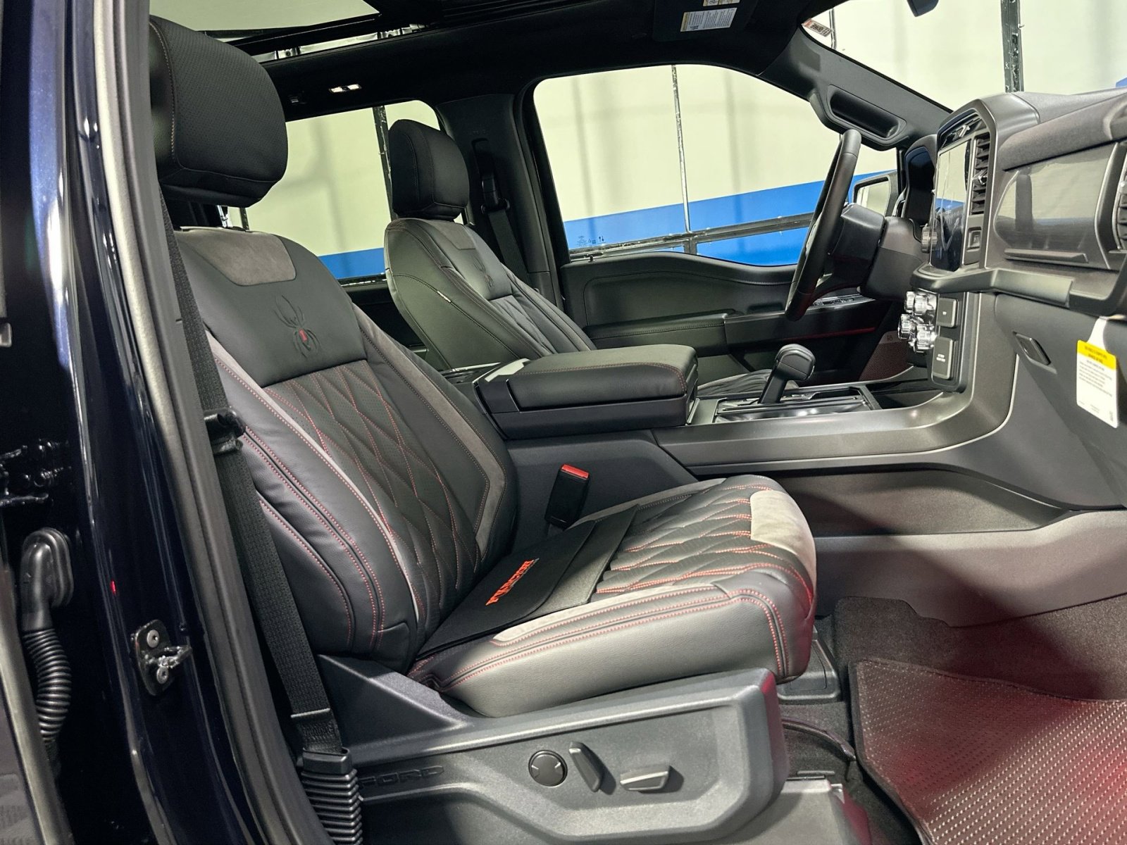 New 2025 Ford F150 Lariat w/ Equipment Group 501A Mid image 37