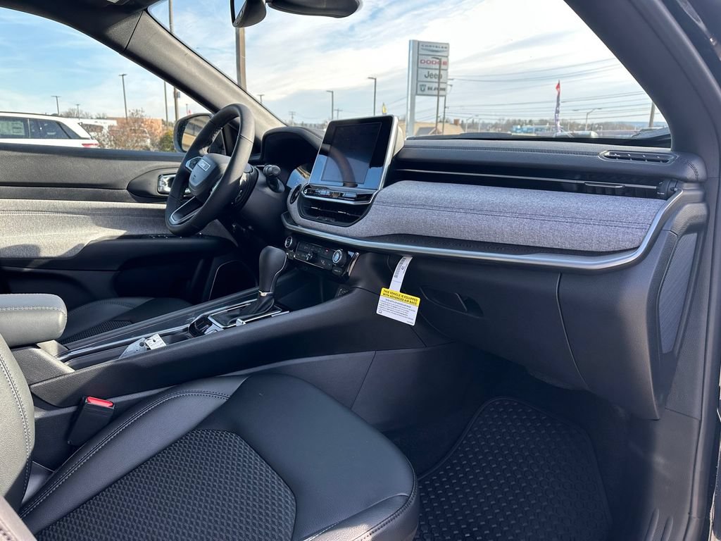New 2026 Jeep Compass Latitude AWD/4WD image 21