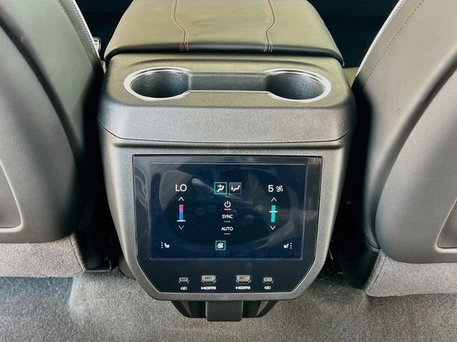 New 2026 GMC Yukon XL AT4 Ultimate AWD/4WD image 18