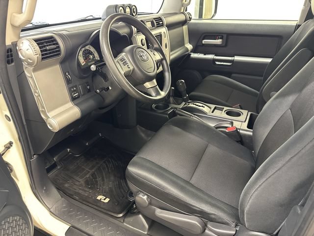 Used 2014 Toyota FJ Cruiser 4WD w/ Convenience Package image 11