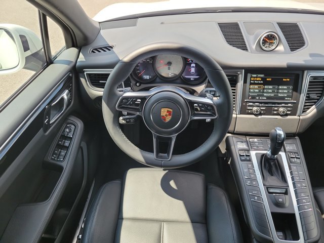 Certified 2015 Porsche Macan S AWD/4WD image 17