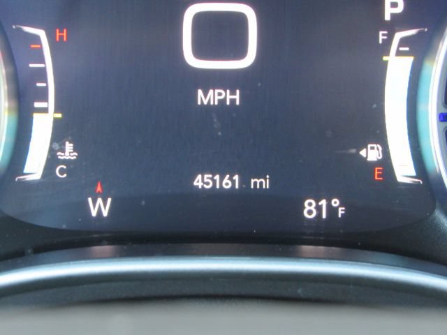Used 2024 Chrysler Pacifica Touring-L FWD image 45