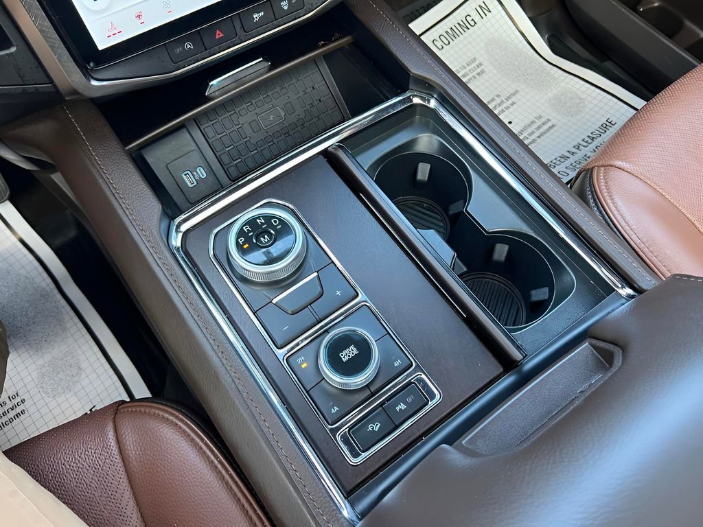 Used 2024 Ford Expedition King Ranch image 28