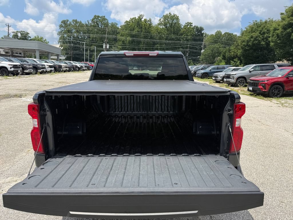 Used 2022 Chevrolet Silverado 1500 RST w/ LPO, Blackout Package AWD/4WD image 22