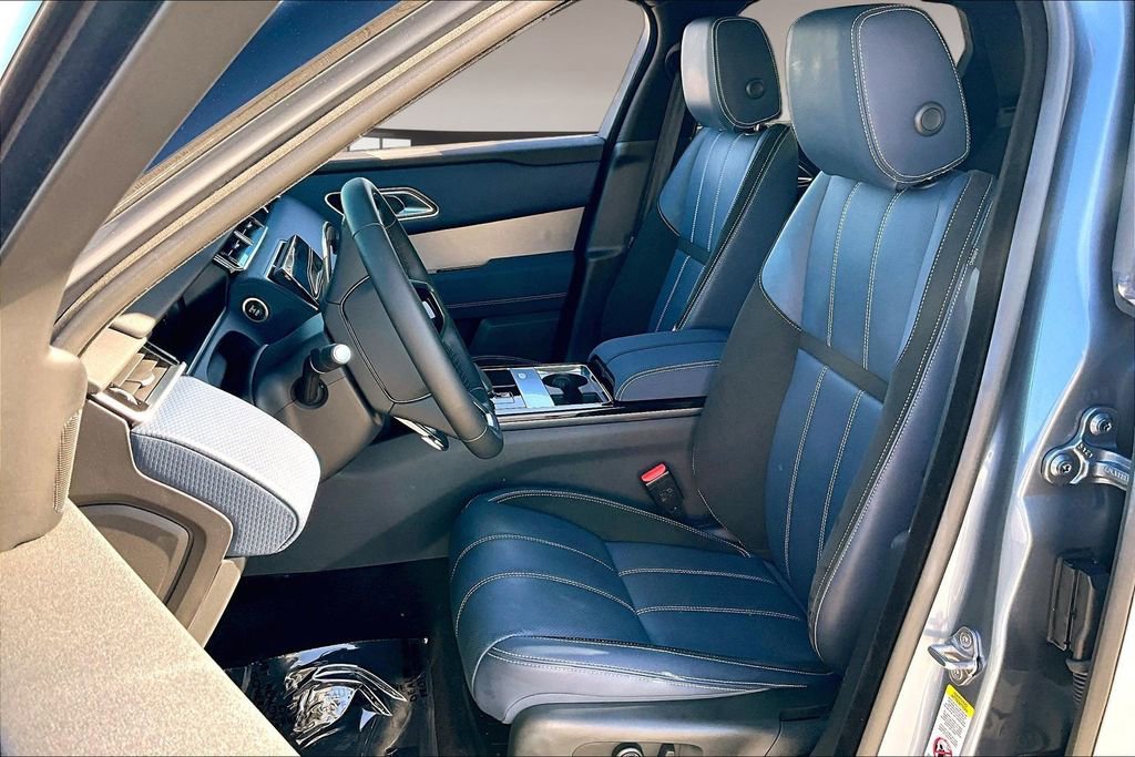 Certified 2023 Land Rover Range Rover Velar R-Dynamic S image 19