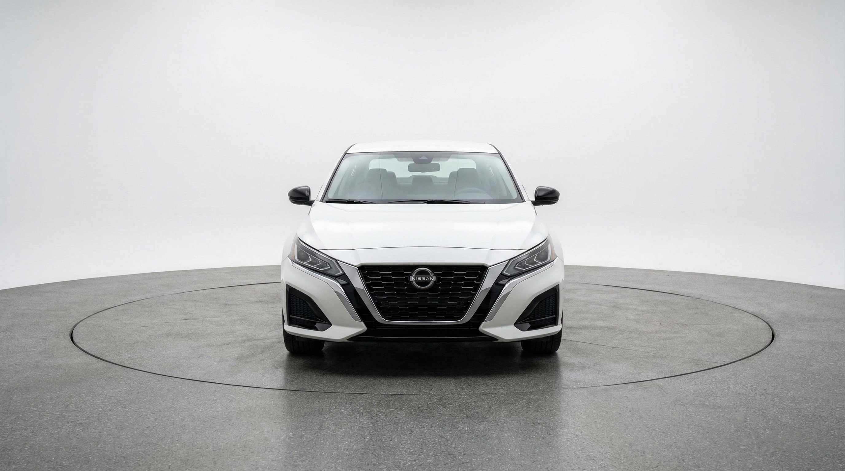 Used 2025 Nissan Altima 2.5 SV image 2