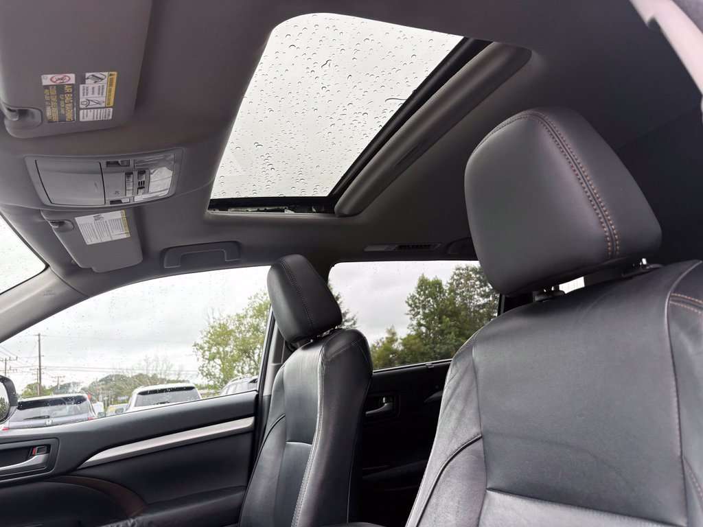 Used 2014 Toyota Highlander XLE FWD image 9