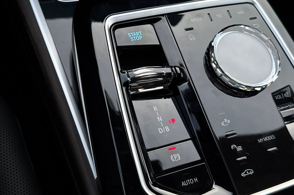 New 2026 BMW i7 xDrive60 w/ Executive Package image 24