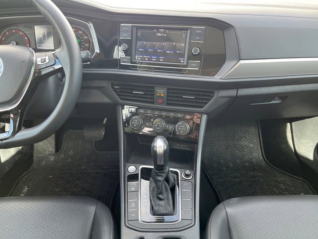 Used 2020 Volkswagen Jetta SE w/ SE Cold Weather Package image 14