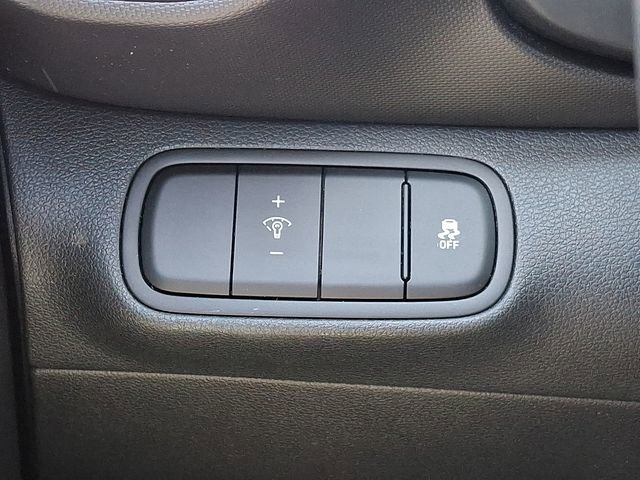 Used 2025 Hyundai Venue SEL FWD image 28