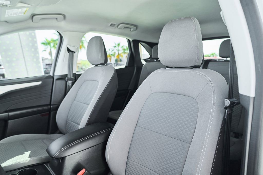 Used 2022 Ford Escape SE image 25