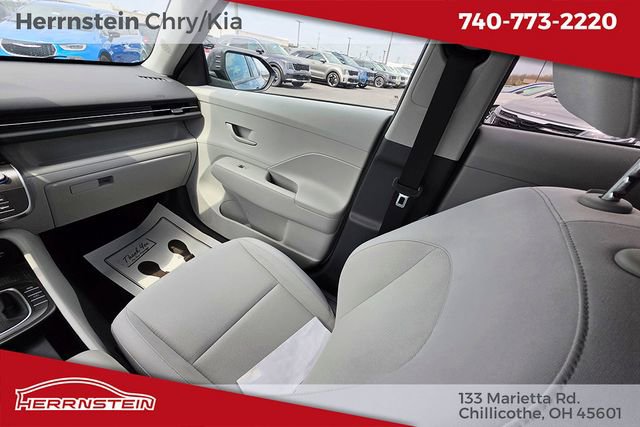 Used 2024 Hyundai Kona SEL image 11