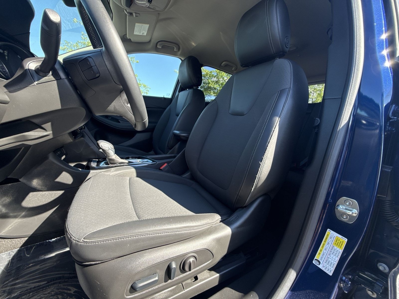 Used 2023 Buick Encore GX Select w/ Safety Package II FWD image 13