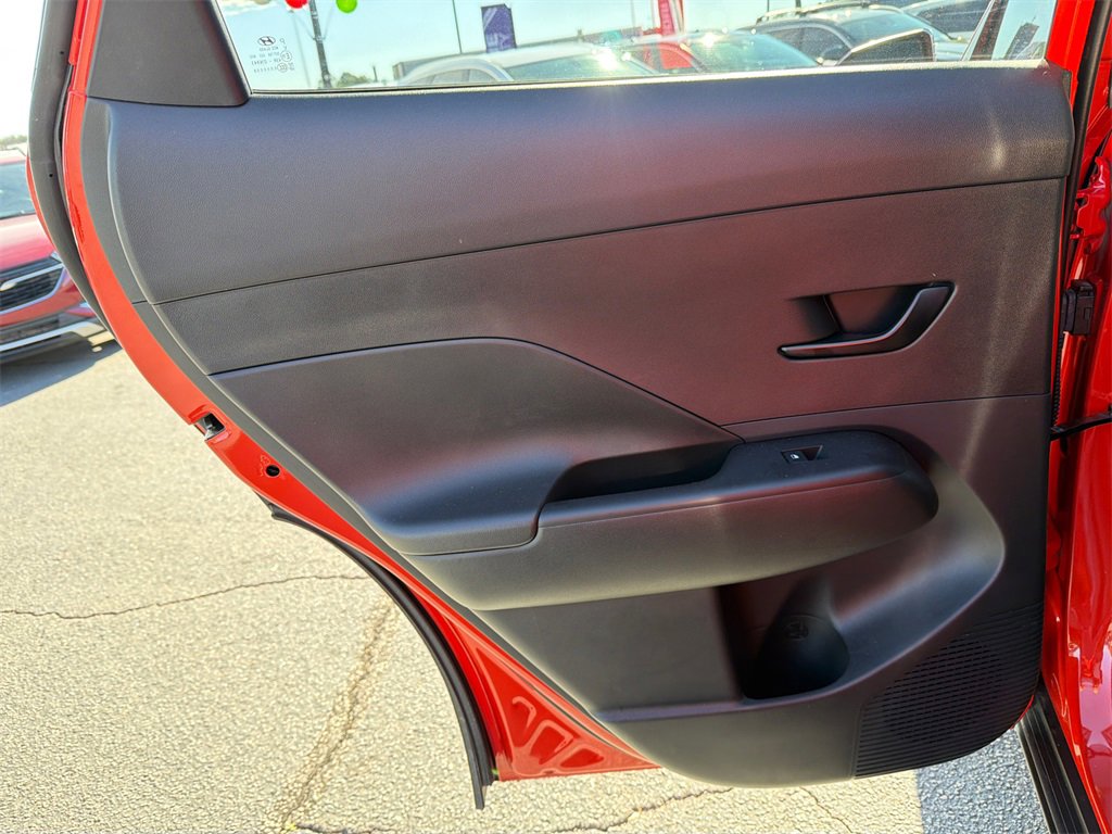 Used 2025 Hyundai Kona SEL image 21