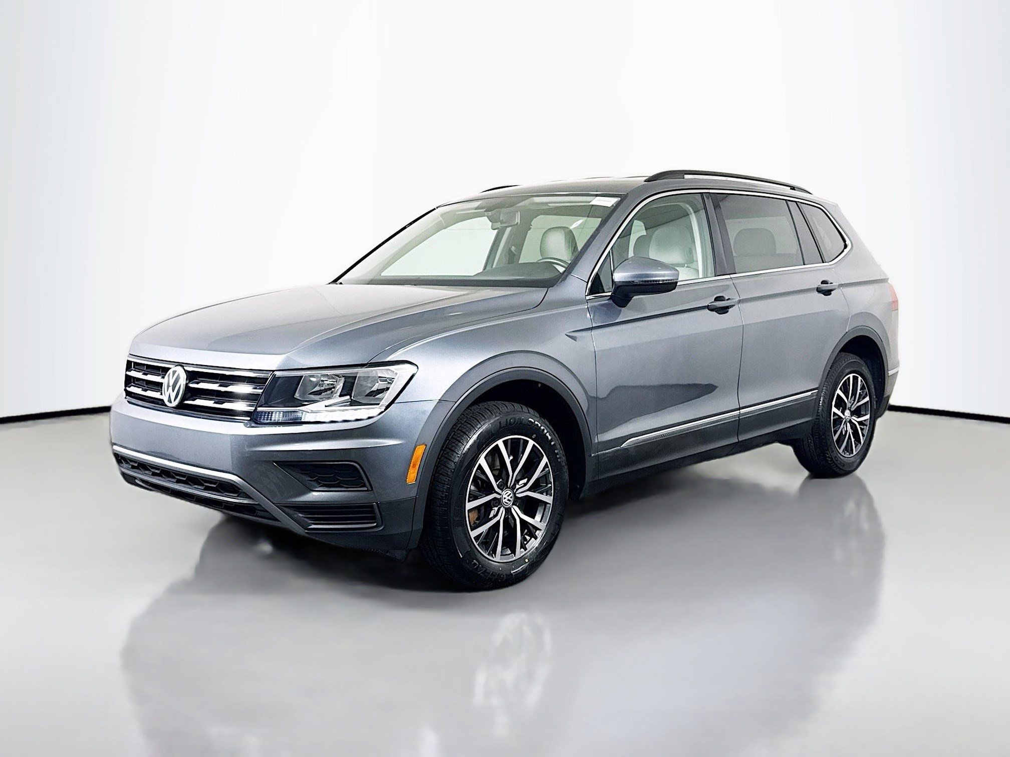 Used 2020 Volkswagen Tiguan SE image 4
