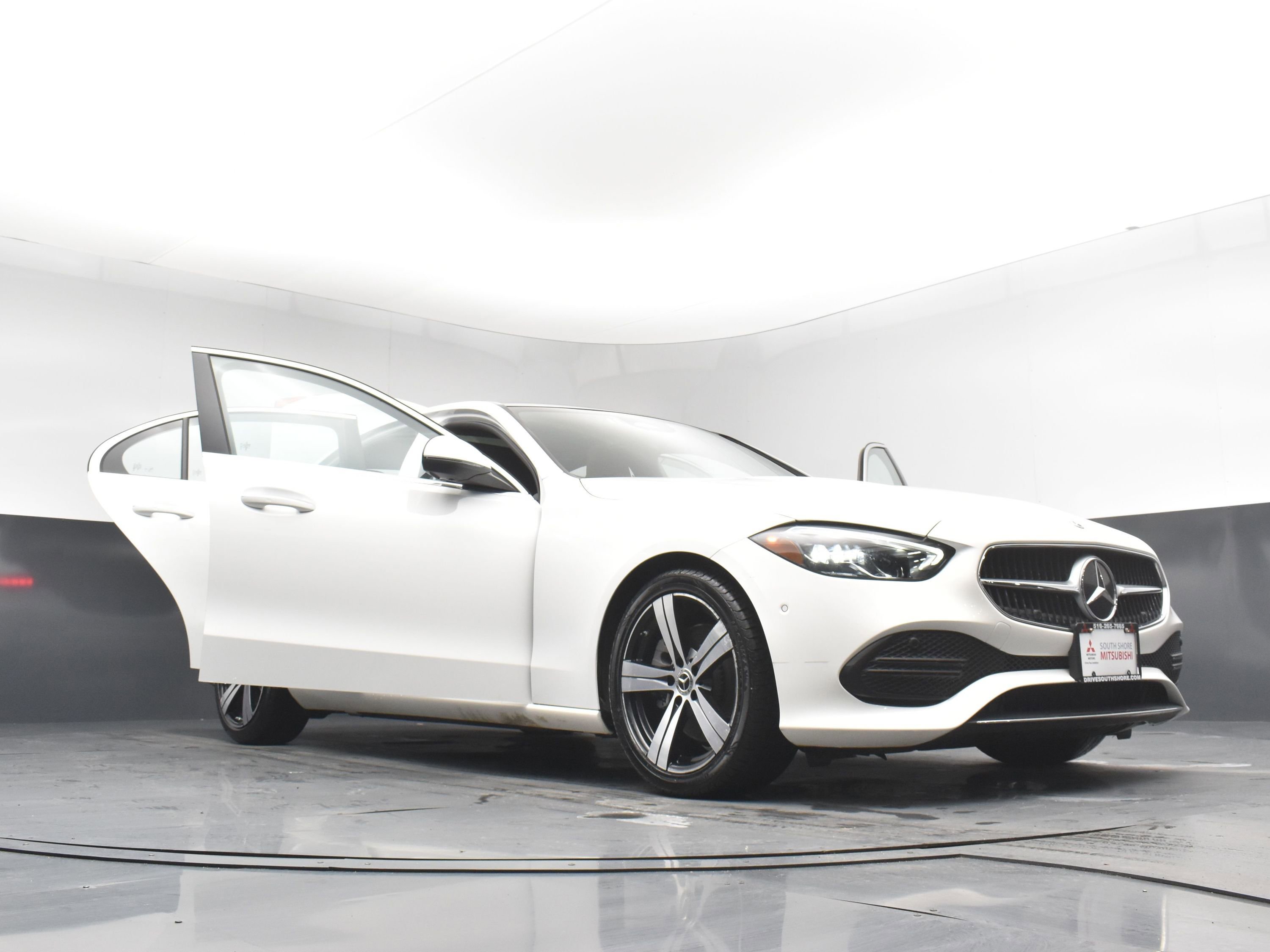 Used 2025 Mercedes-Benz C 300 4MATIC Sedan image 33