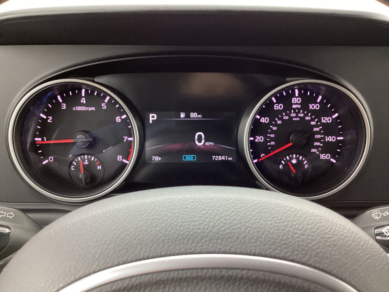 Used 2024 Kia Carnival LX FWD image 27
