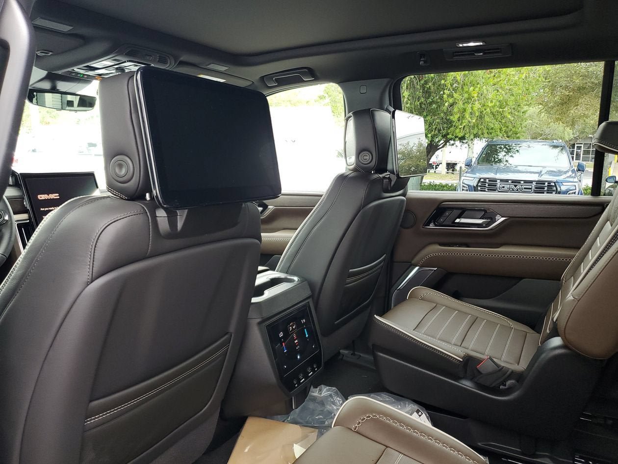 New 2026 GMC Yukon XL Denali Ultimate AWD/4WD image 10