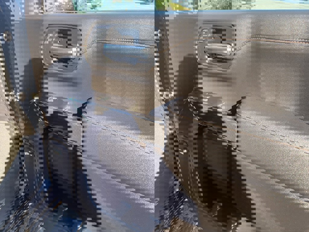 Used 2021 GMC Sierra 1500 AT4 w/ Technology Package image 26