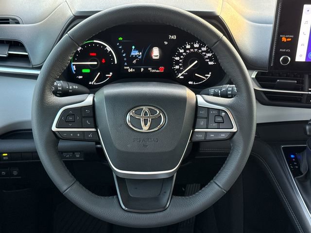 Used 2025 Toyota Sienna XLE image 15