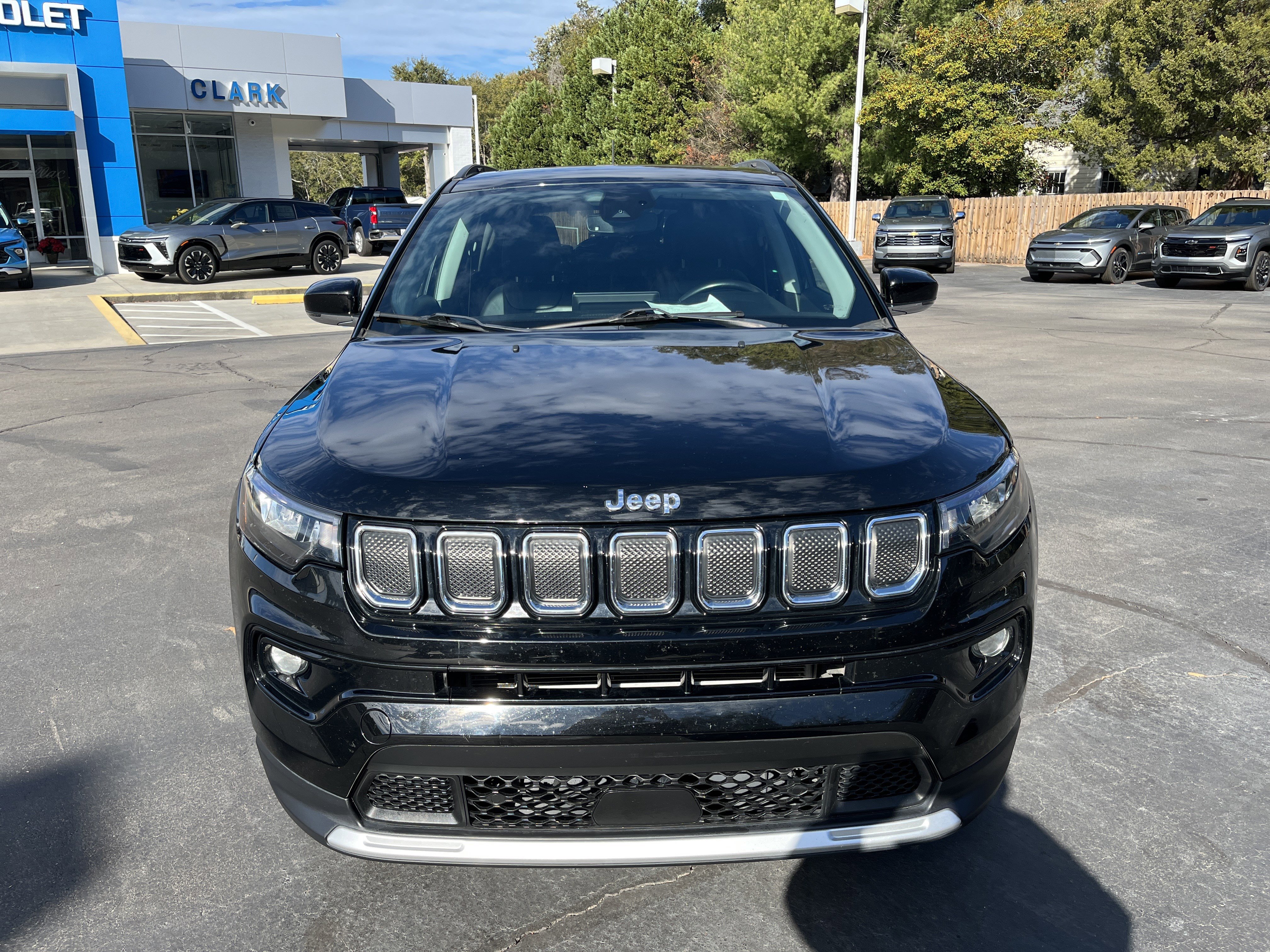 Used 2022 Jeep Compass Limited w/ Sun and Sound Group image 2