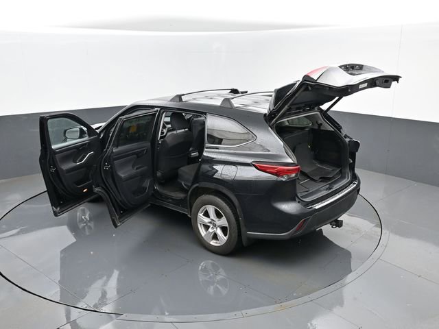 Used 2020 Toyota Highlander LE image 28