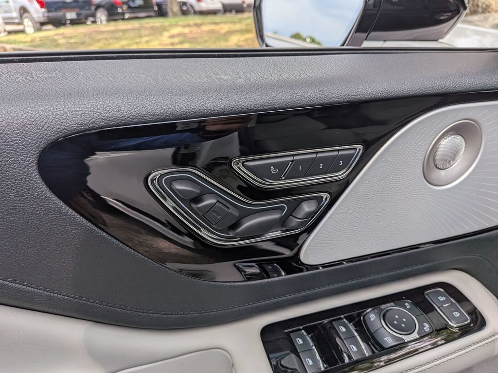 New 2026 Lincoln Aviator Reserve w/ Luxury Package RWD image 33