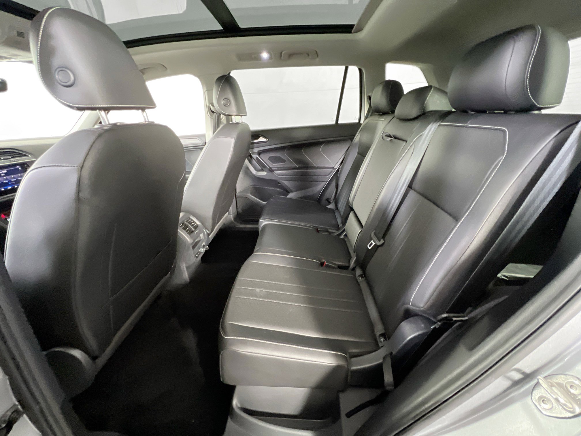 Used 2022 Volkswagen Tiguan SE AWD/4WD image 24