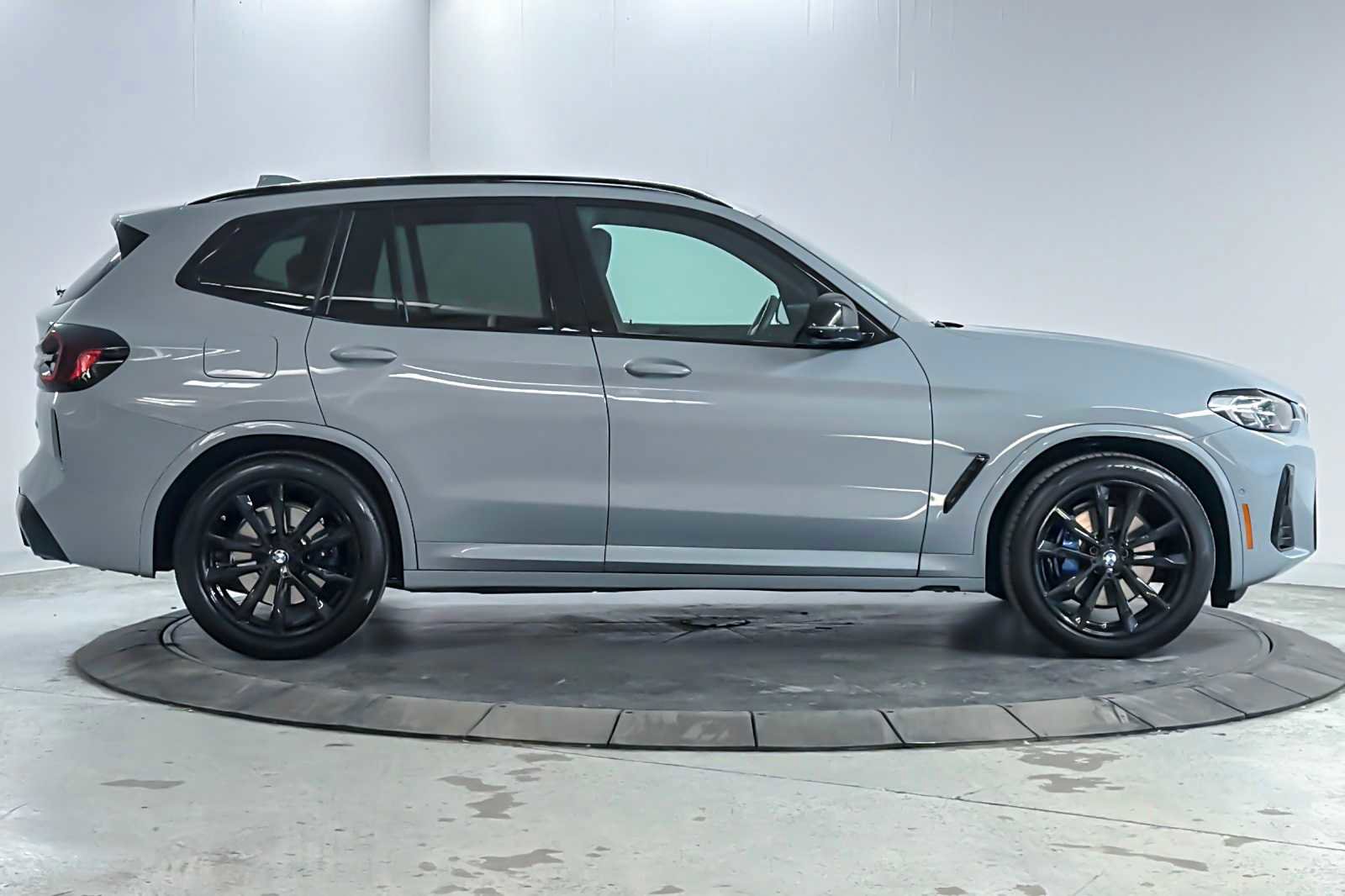 Used 2024 BMW X3 M40i w/ Parking Assistance Package image 8