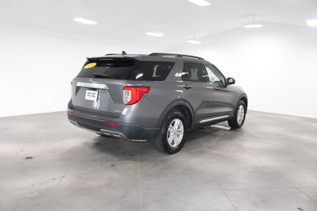 Used 2022 Ford Explorer XLT w/ Equipment Group 202A image 9