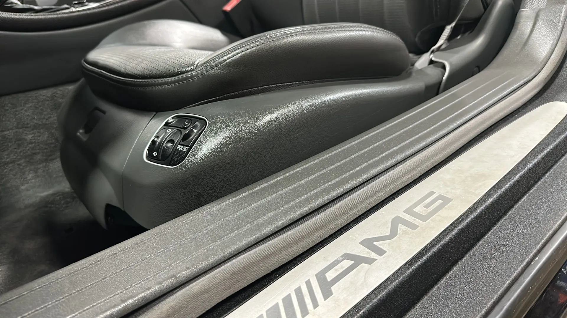 Used 2004 Mercedes-Benz SL 55 AMG image 18