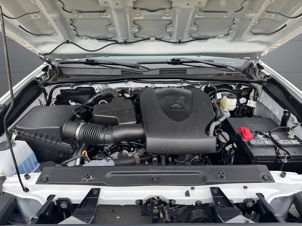 Certified 2022 Toyota Tacoma Limited AWD/4WD image 20
