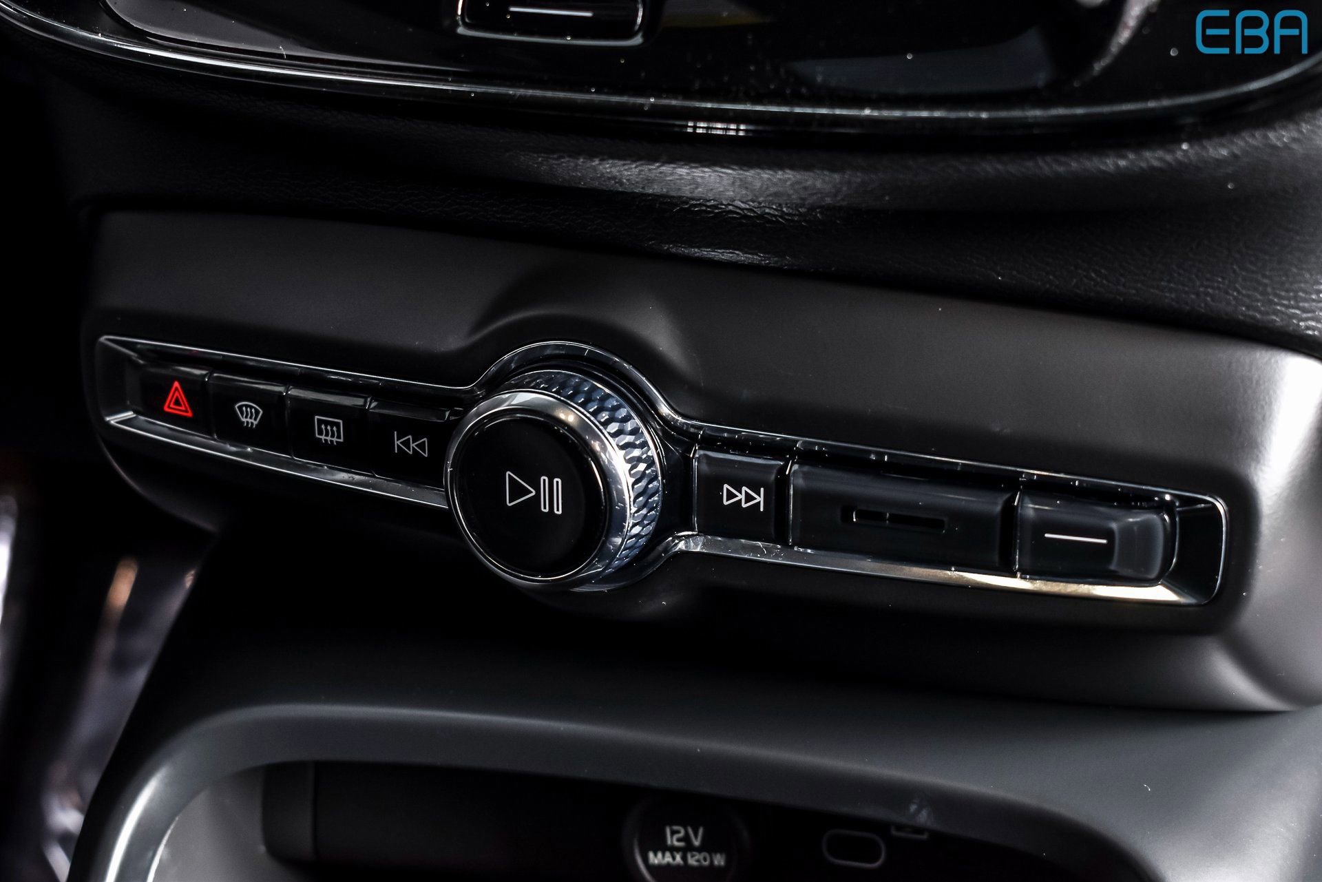 Used 2022 Volvo XC40 P8 Recharge Ultimate image 26