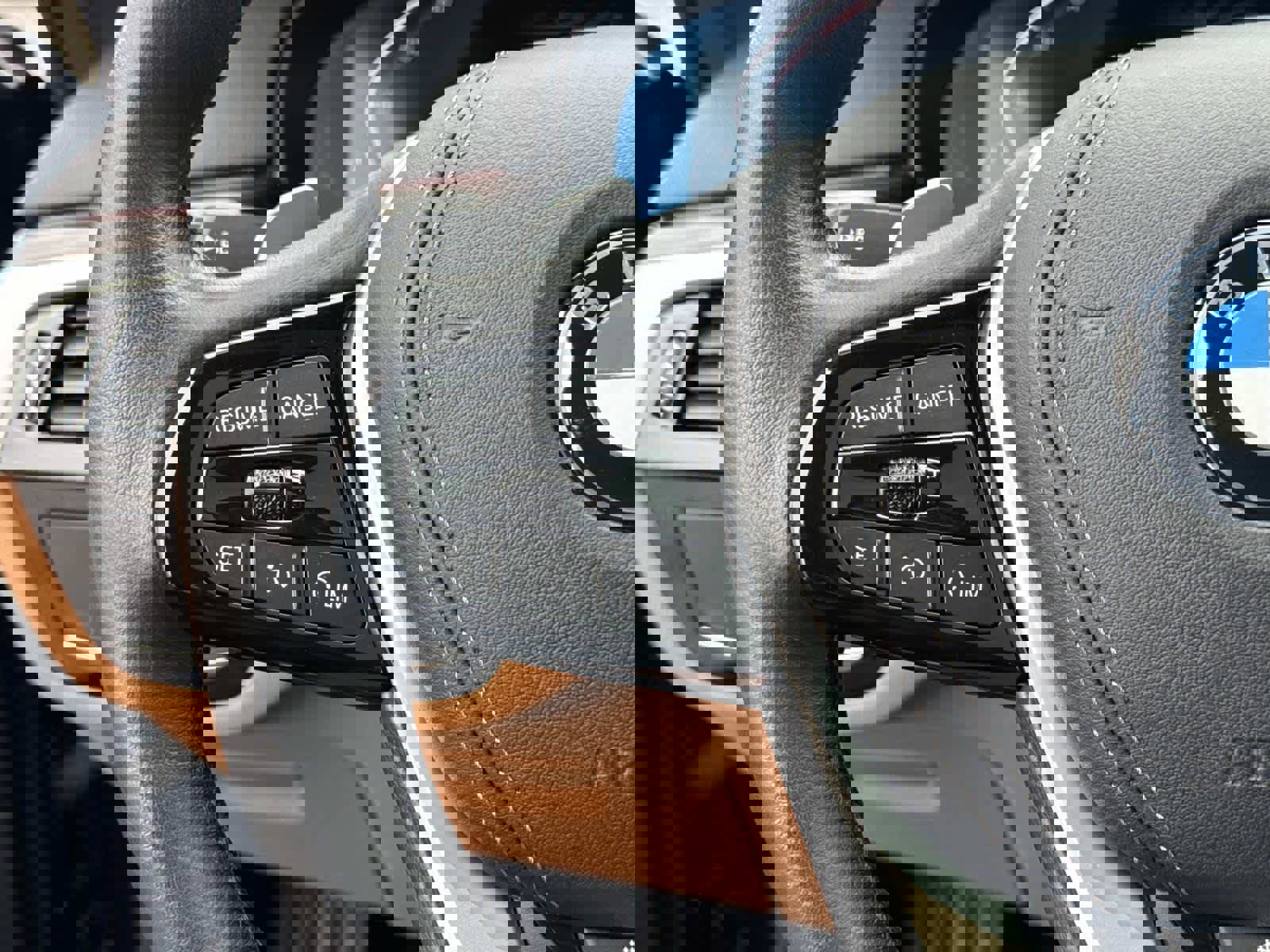 Used 2022 BMW 530i xDrive w/ Convenience Package image 22