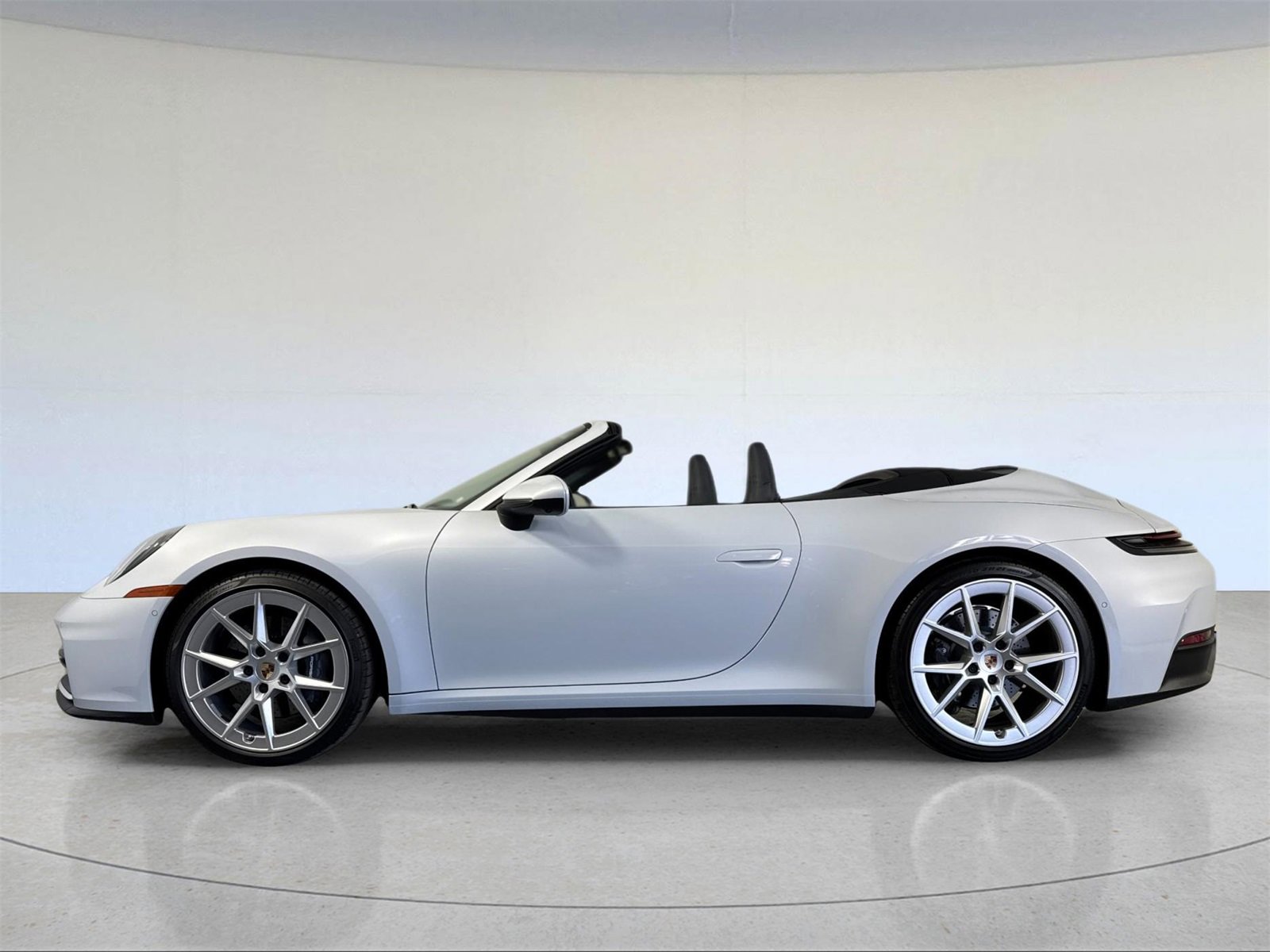 Certified 2025 Porsche 911 Carrera image 2