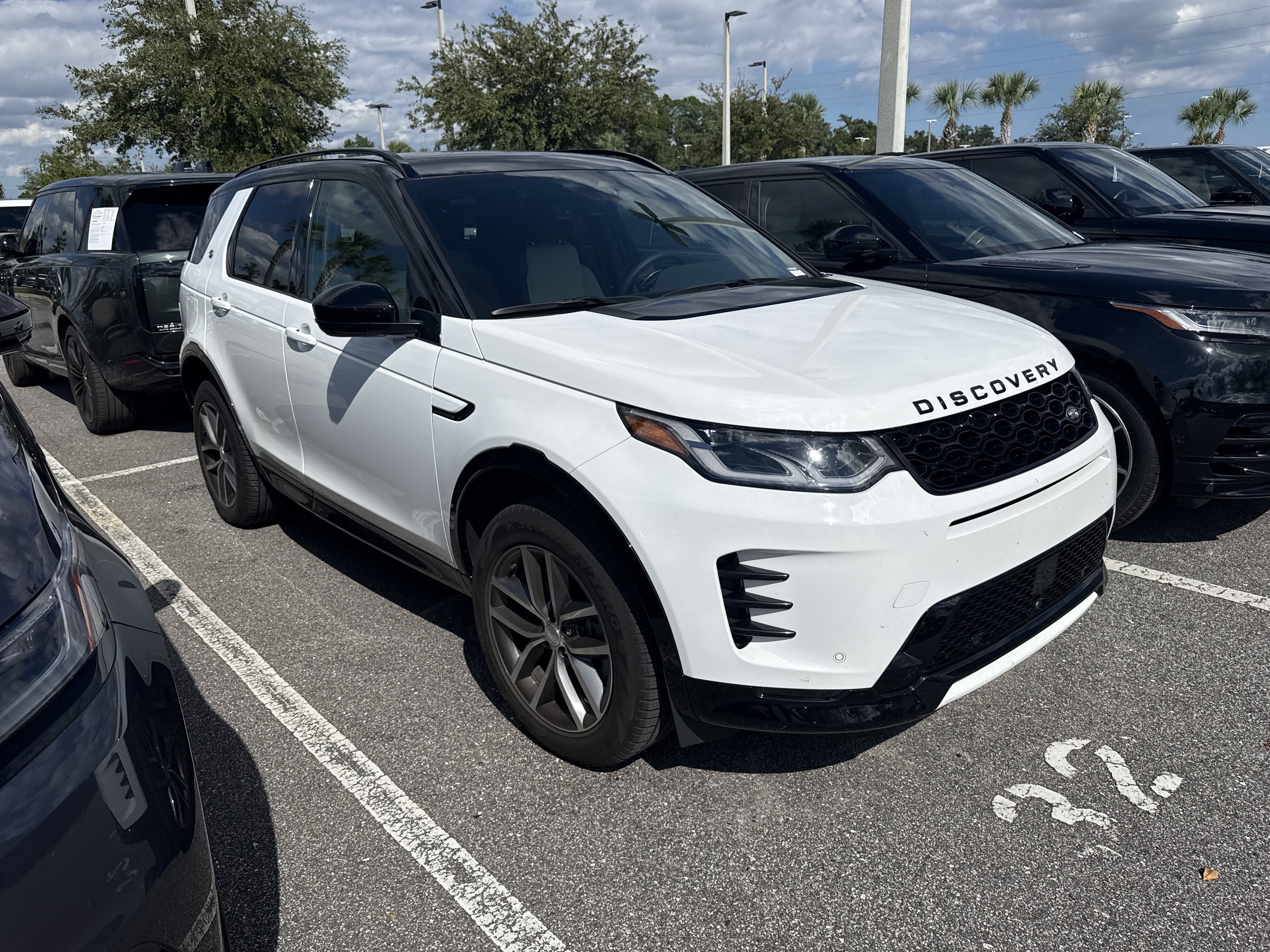 Used 2026 Land Rover Discovery Sport Landmark AWD/4WD image 2