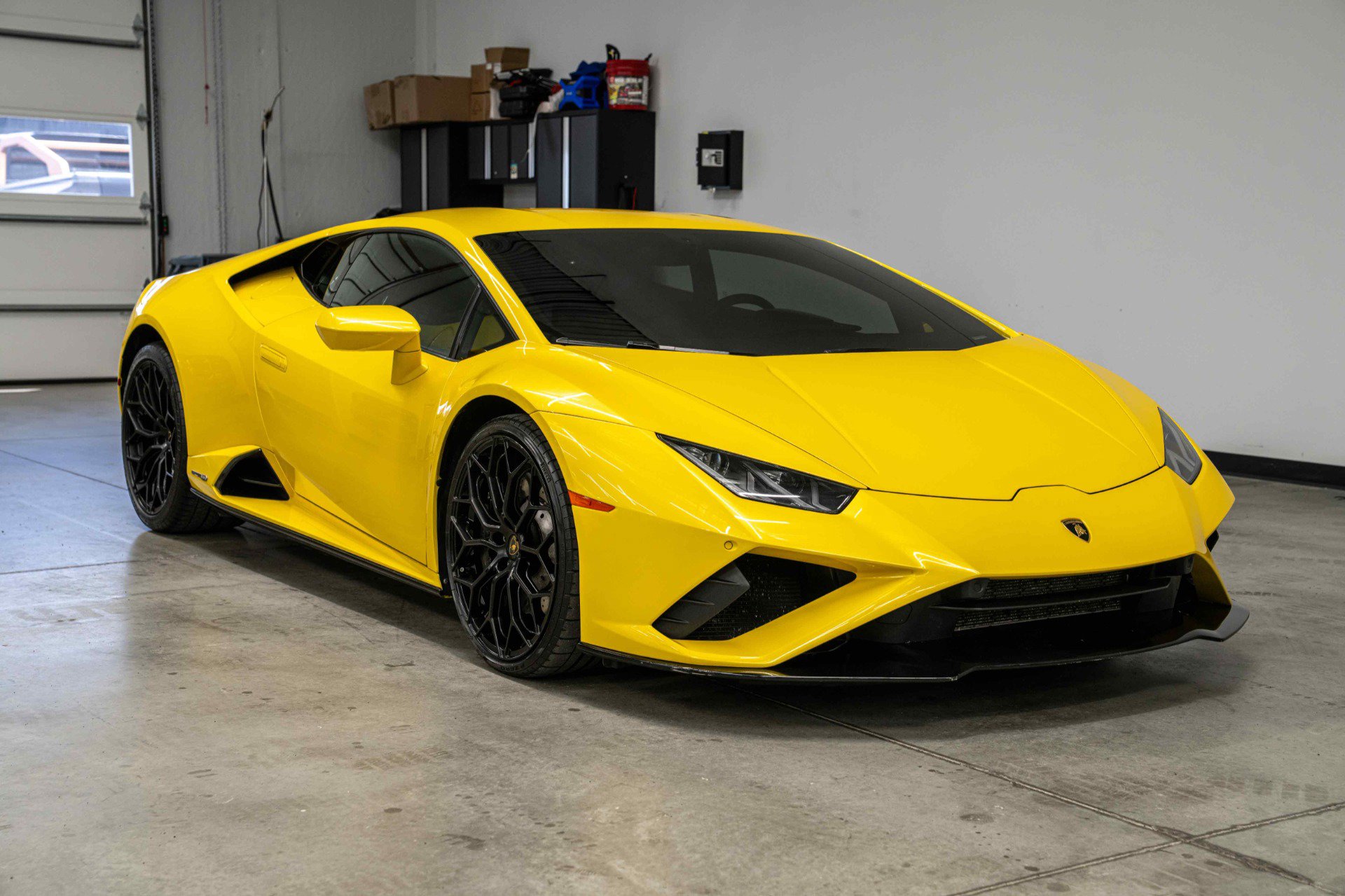Used 2021 Lamborghini Huracan EVO RWD image 3